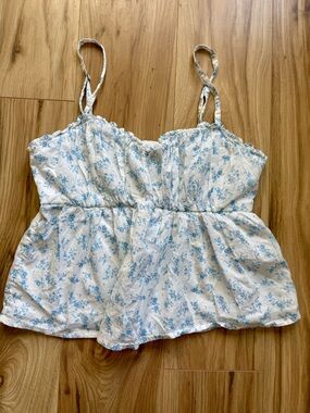 Hollister White Crop Top with Light Blue Floral Print Size M